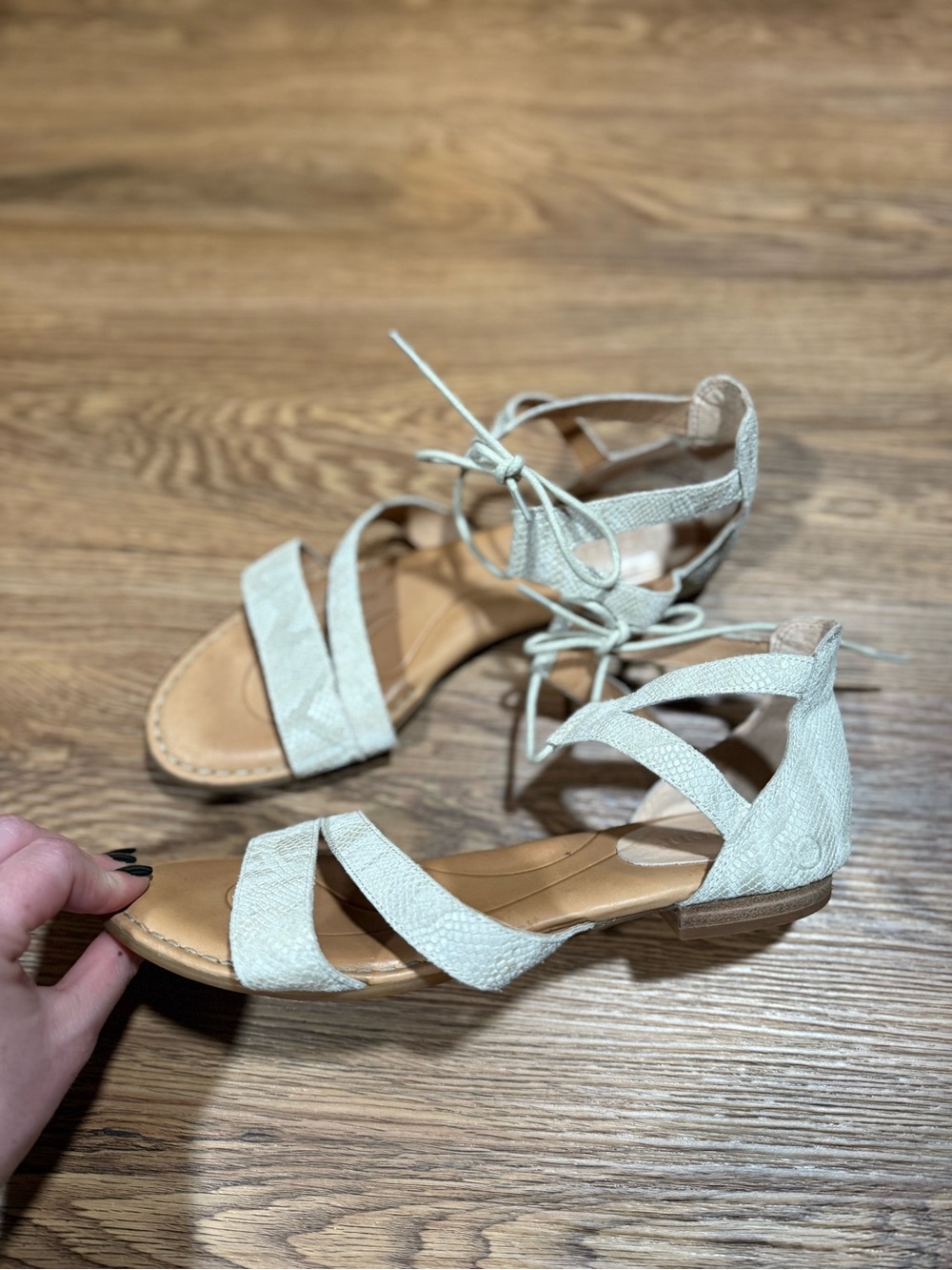 Born Women's Light Beige Metallic Strappy Sandals